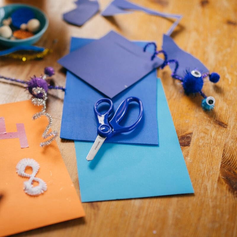 Fiskars 5" Blunt-Tip Scissors for Kids 4+ - Scissors for School or Crafting - Back to School Supplies - Blue